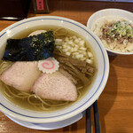 きく屋 - いつも「中華そば煮玉子入り」と「チャーシューごはん」