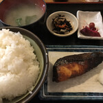 魚玉 - 鰤照り焼き定食（ご飯大盛＋１００円）