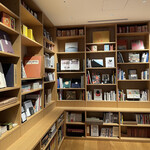 MUJI HOTEL GINZA - Library