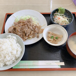 三笠 - 豚の生姜焼き(玉ねぎ入り)定食