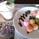 Frame cafe - 提供終了・みるくほうるの三色団子セット（フレームカフェ東京ジョイポリス）