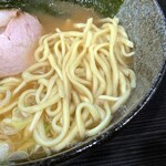 麺家 六三四 - 酒井製麺の中太麺。