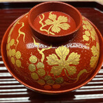 宮坂 - 椀物:華やかなお椀です。