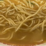 ラーメン横綱 - 麺アップ