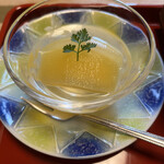 一乗院 - デザートは梨のコンポート。ヨーグルトが食べたくなったけど、そうでした、動物性でした。朝食もしっかり精進料理を満喫いたしました♡