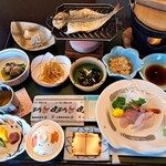 福松荘 - 豪華な朝食　毎回ある鰹節がないのが残念