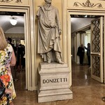 Teatro alla Scala - 予約しなかったので当日は予約無しレーンに並んで会計の順番を待つ