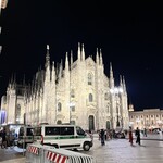 Teatro alla Scala - Duomo 広場TAXI乗り場で一時間半待つもの楽し