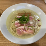 麺屋 でこぼこ - 宍道湖シジミと地鶏の塩ラーメン　限定麺