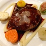 ホテル インターコンチネンタル 東京ベイ - 牛フィレ肉のステーキ ポテトと根セロリのムースに可愛い野菜達を添えてポートワインのソースで