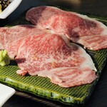 老舗精肉店直送 岡崎焼肉 飛騨牛の奴隷 岡崎店 - 
