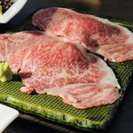 老舗精肉店直送 岡崎焼肉 飛騨牛の奴隷 - 