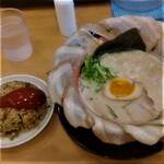 九州ラー麺 加虎 - エースチャーシュー・ミニチャーハン