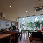 カフェ アムール - 店内