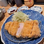 とんかつ七井戸 - 米沢豚ロースかつ定食1600円