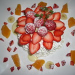 aura dining - ホールケーキ　要予約　ふわふわしておいしいです