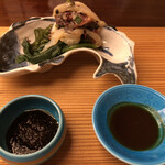 日本料理 幸庵 - お造り　マグロとイカを白味噌と胡麻で和えたもの　玉ねぎ醤油と和芥子を溶かした醤油　玉ねぎ醤油めちゃくちゃ美味しい