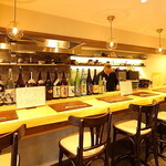 小皿料理 38 - カウンター＝お一人様でも当店自慢のお料理とお食事を楽しめます。