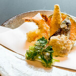桔梗寿司 - 天ぷら鍋で揚げるこだわりの天ぷら