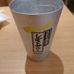 夜通し酒場 - レモンサワー（418円）