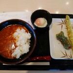 Marugame Seimen - トマたまカレーライス(大)、ちくわ磯辺天ハーフ、アスパラ天、温泉たまご 