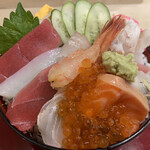 Sushi Chou - 海鮮丼1,800円　味噌汁サラダ茶碗蒸し付(味噌汁おかわり可)