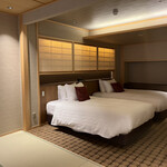 琵琶湖畔 おごと温泉 湯元館 - ベッドは2台、和室に布団2枚敷きます♡