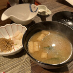 琵琶湖畔 おごと温泉 湯元館 - 味噌汁 漬物 ジャコ