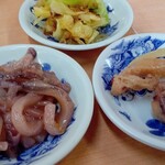 Tempuraebisushokudou - 食べ放題のイカの塩辛・イカの煮物・漬物