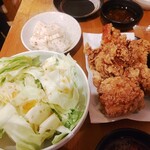 Karaage Hitosuji - ごまきゃべつ（490円）、山芋わさび（490円）、唐揚げ食べ放題（100円）