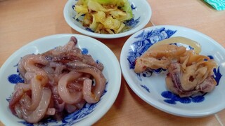 Tempuraebisushokudou - 食べ放題のイカの塩辛・イカの煮物・漬物