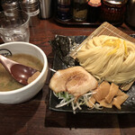 麺や　すする - 濃厚魚介つけ麺(900円)