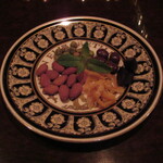 バースカーレット - フードメニューはなく、マスターの用意してくれるおつまみ