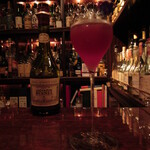 バースカーレット - 巨峰・カルバドス・シャンパンのカクテル