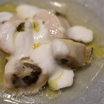 MEI - 日間賀島岩牡蠣 大根ソース