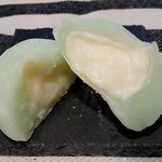 天平フーズ - レアチーズ大福￥108円