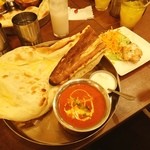 Mantora - ボンベイセット。バターチキンカレー。ちと甘味があるけど。