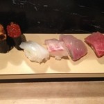 鯛壽司 - うに、いくら、いか、たい、ぶり、とろ