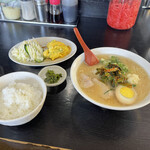 長浜ラーメンとん吉 - ラーメン定食、炒り卵♪