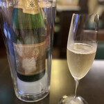 ビストロ デ トロワ - やっぱり泡よね♪ユニブラン100%の“フリュッテル”スッキリ爽やかな香りで美味しいスパークリングワインです♪