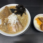 燕三条らーめん潤 - 平日限定セット（中華そば＋ﾁｬｰｼｭｰｴｯｸﾞ丼）¥1050