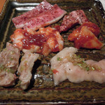 炭火焼肉 あもん - あもん（２１）＠ホルモン盛り合わせ