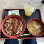 すき家 - TOHOシネマズで映画鑑賞すると、ジュースがサービスで付けられます。