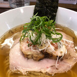 らあめん サンド - 白髪ネギにおジャコ、シソと海苔が梅スープに絶妙！