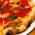 PIZZA SALVATORE CUOMO - マリナーラ コン アチューゲ