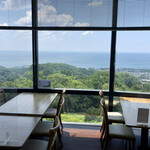 湘南平展望レストラン Flat - 正面は大磯