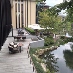 FOUR SEASONS HOTEL KYOTO - テラス席。