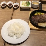 神田の肉バルRUMP CAP - ランチ「肉屋のサーロインステーキ(1ポンド/450 g)」(3630円)