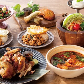 There are two types of courses featuring popular Thai dishes! Perfect for parties.