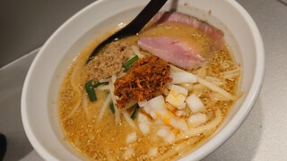 Tenrai ken - 味噌拉麺(800円 )＋辛みそ(100円) おいしいんだけど、レギュラーメニューで鶏塩が欲しいなー